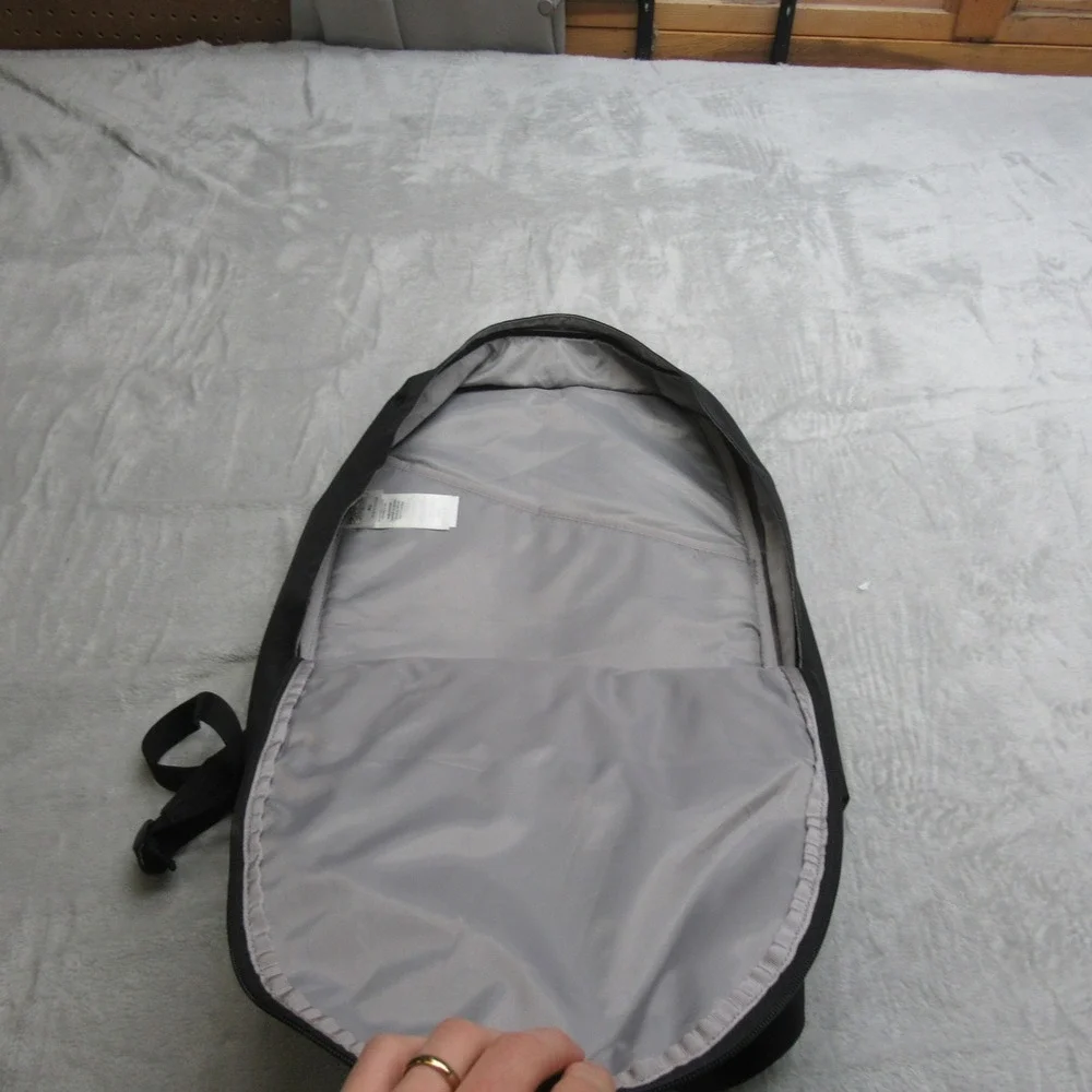 Patagonia Arbor Day Pack 20L One Size Black Water Resistant Adjustable Hike LOGO